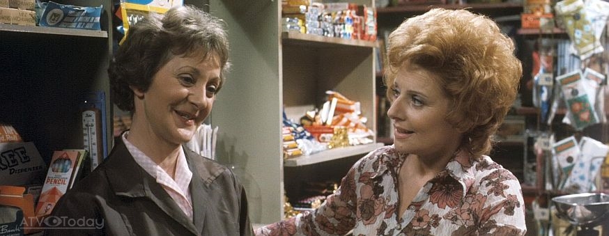 Coronation-Street-Rita-and-Mavis.jpg